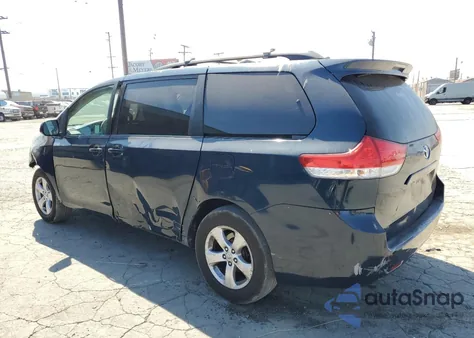 2011 Toyota Sienna Le from USA, damaged, VIN 5TDKK3DCXBS138105